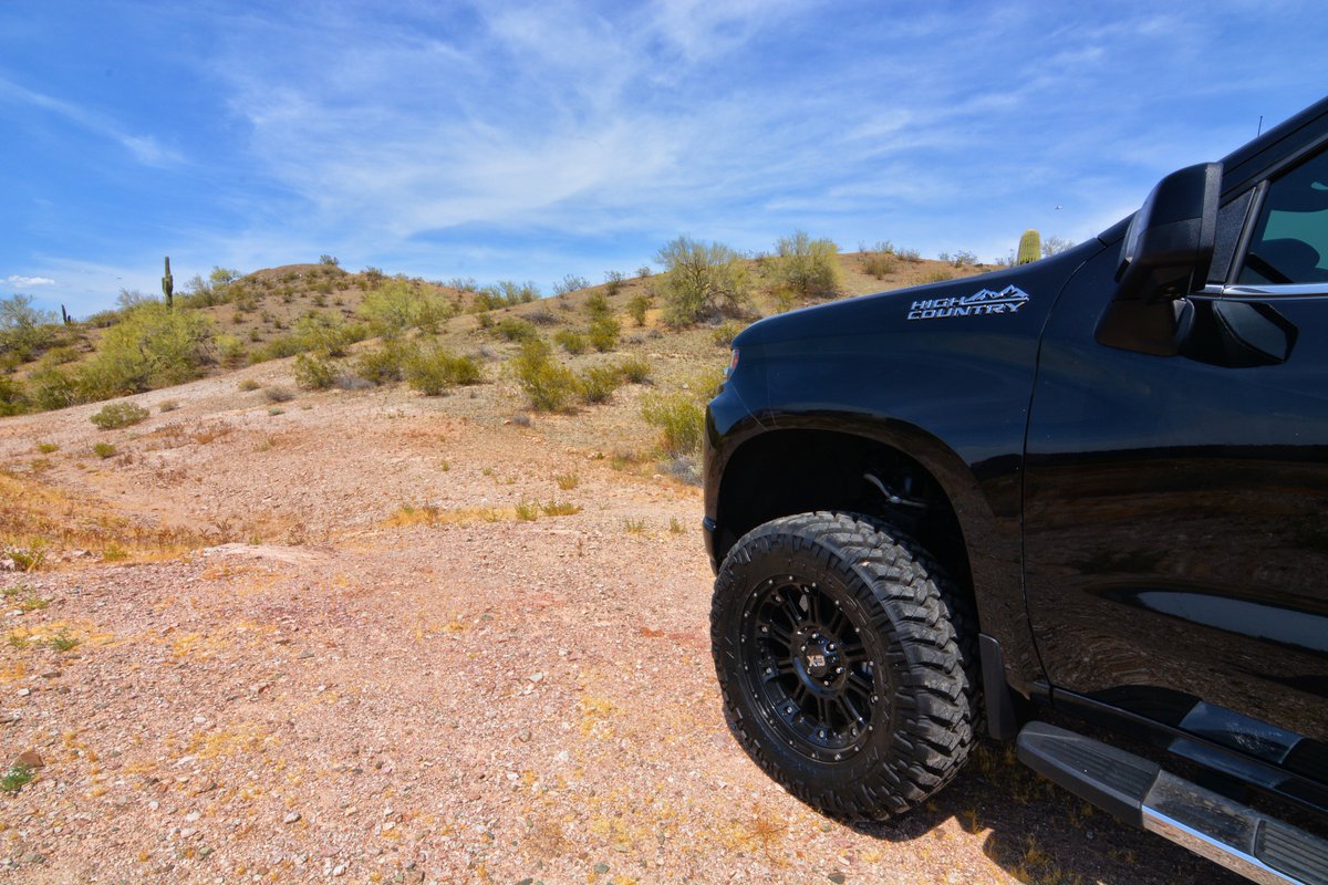 liftedtrucks's tweet photo. Mixed opinions about the new 2019 #Silverado body style...we think it’s #Badass! 🇺🇸💪🏼💀🤙🏼 Call 🔥833-640-2740🔥 for price & details. Let us build your dream truck! #liftedtrucks #2019silverado #chevysilverado #stocksucks #procompusa #nittotires #xdwheels #adventuretime #offroad https://t.co/RU0zbIrJf1