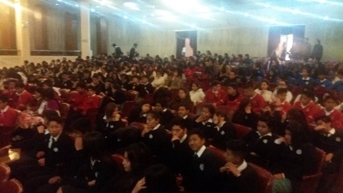 SantaFe_EC's tweet photo. La concurrencia de 15 colegios en Ambato en el marco de las conferencias "ciencia con boca" @machangarasoft @XimePonceLeon @Educacion_Ec @mariacsegovia @Hernandolopez @CoalicionSTEM https://t.co/ZDCnDEpYP2
