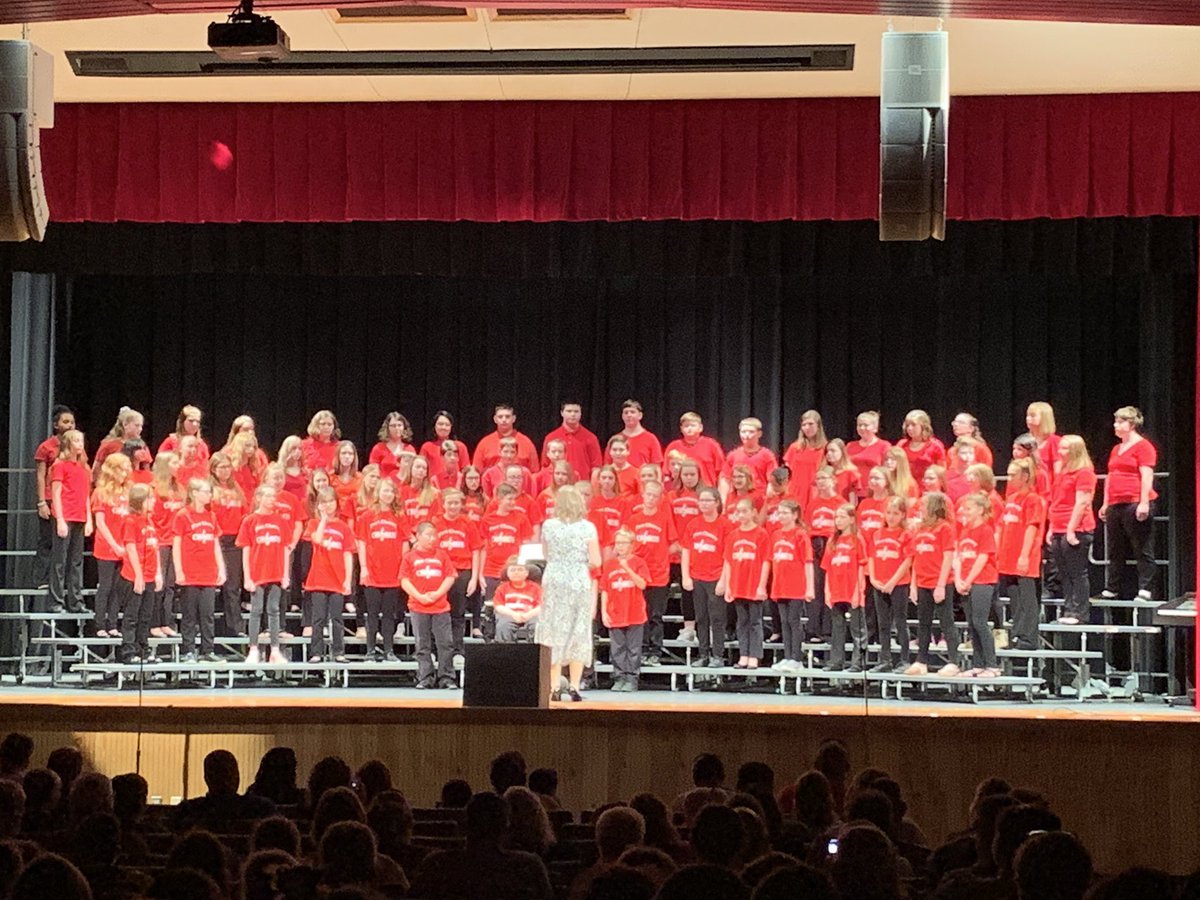 FCSDInnovation's tweet photo. What a fabulous evening of musical entertainment from our students in grades 6-8 at the Fort Cherry Jr High Choral Concert tonight. So proud of our kiddos!! Thanks to Mrs. Garry for her dedication &amp; expertise! #RangerPride @FCSDInfo @fchome2school @dsmithfc https://t.co/fSY5lY7Jhs