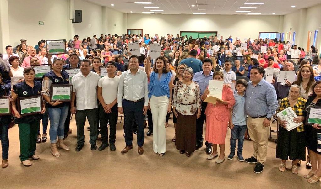 INEAmx's tweet photo. @GerardoMolinaA_ visitó #Sinaloa en donde asistió a:
🔹️Entrega de 302 certificados en #CREE del @dif_sinaloa.
🔹️Reunión de trabajo con personal del @ISEASL 
🔹️Firma de convenio con el municipio de #Novolato 

#JuntosEsMásFácil combatir el analfabetismo y el rezago educativo https://t.co/B63PKAbuTS
