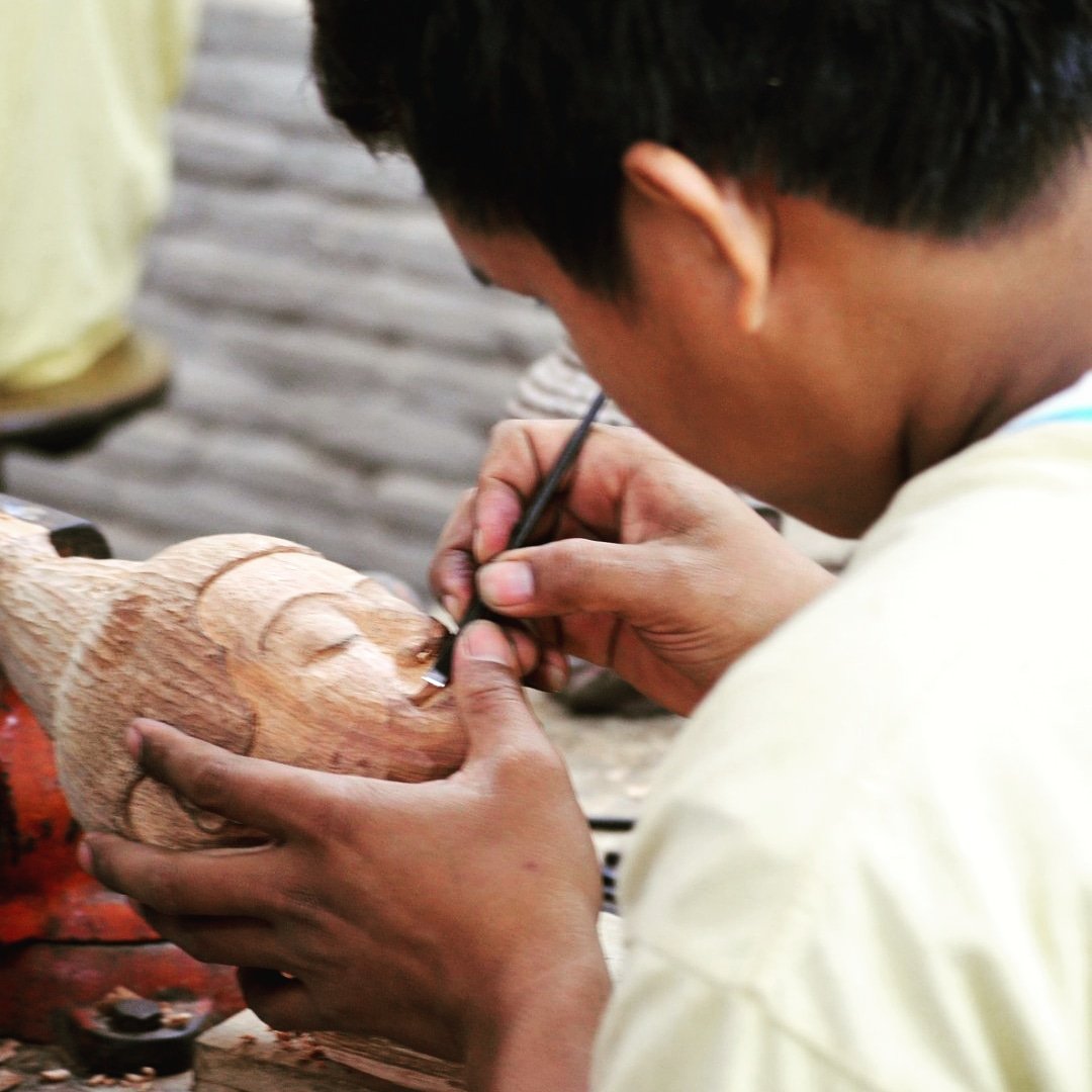 NicoleReigelman's tweet photo. People of Southeast Asia. #Cambodian #Artisan #SiemReap #Hanoi #Vietnam #Smiling #Woman #GemsOfSoutheastAsia #gate1share @gate1travel #ExploreMore #ExploreAsia #LiveLifeWell #Travel January 2018 https://t.co/FLEg8Vce7a