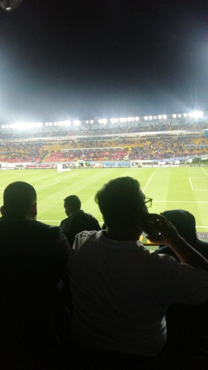 PUJAZUL's tweet photo. Dale Millonarios, contra todo y todos. https://t.co/Pd3jKQAgDS