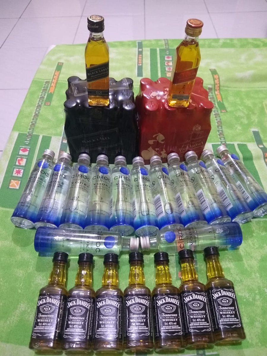 festa_private's tweet photo. A crise não impedirá quem gosta de tomar um Whisky de tomar uns né.
Teremos miniaturas a vendas também #FestaPrivate 😜🥃 https://t.co/liL64v57d1