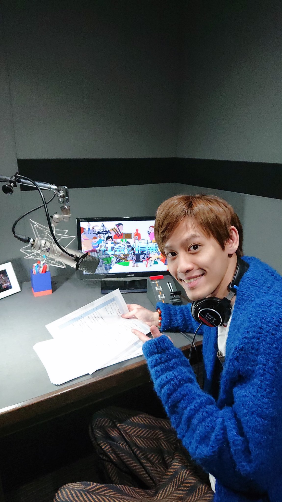 青二プロダクション 公式 Ar Twitter 緑川光 戸谷公人 Nhk Eテレ 高校講座 社会と情報 5月16日 木 14 00 14 T Co Kbef1imxpv 緑川光と戸谷公人と一緒に ディジタルについて学びましょう ぜひご覧ください ナレーション収録後の写真を