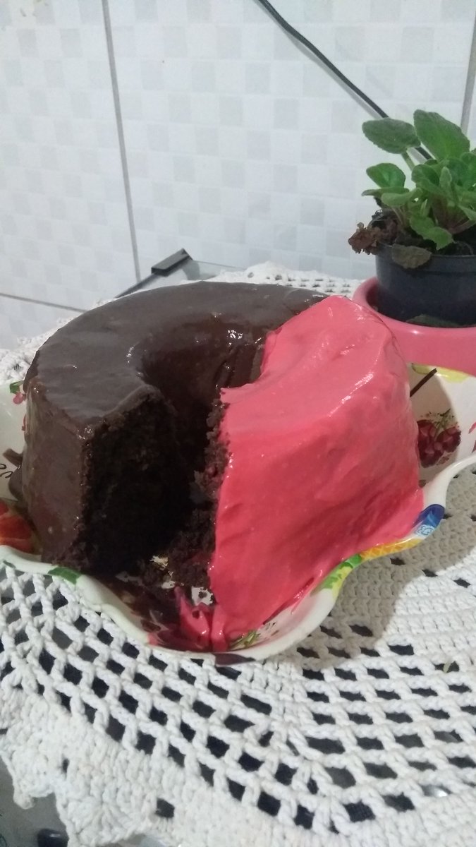 Tataagg's tweet photo. Até o bolo que faço define a minha mudança de humor 😂 https://t.co/a3SOGdUl4m