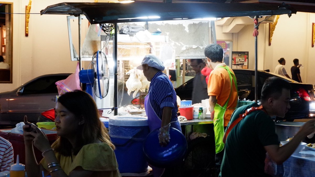 GurlivSingh6's tweet photo. Patpong Night Market. Bangkok, Thailand 🇹🇭 #amazingthailand #Bangkok #thaifood #aroii #markmark #Thailand #ThailandNews #ThaiPBSNews @ToastToThailand @BangkokPostNews @BPculture @tat_india @ITCCBKK @Chutintorn_Sam https://t.co/FWh1m9WKIN