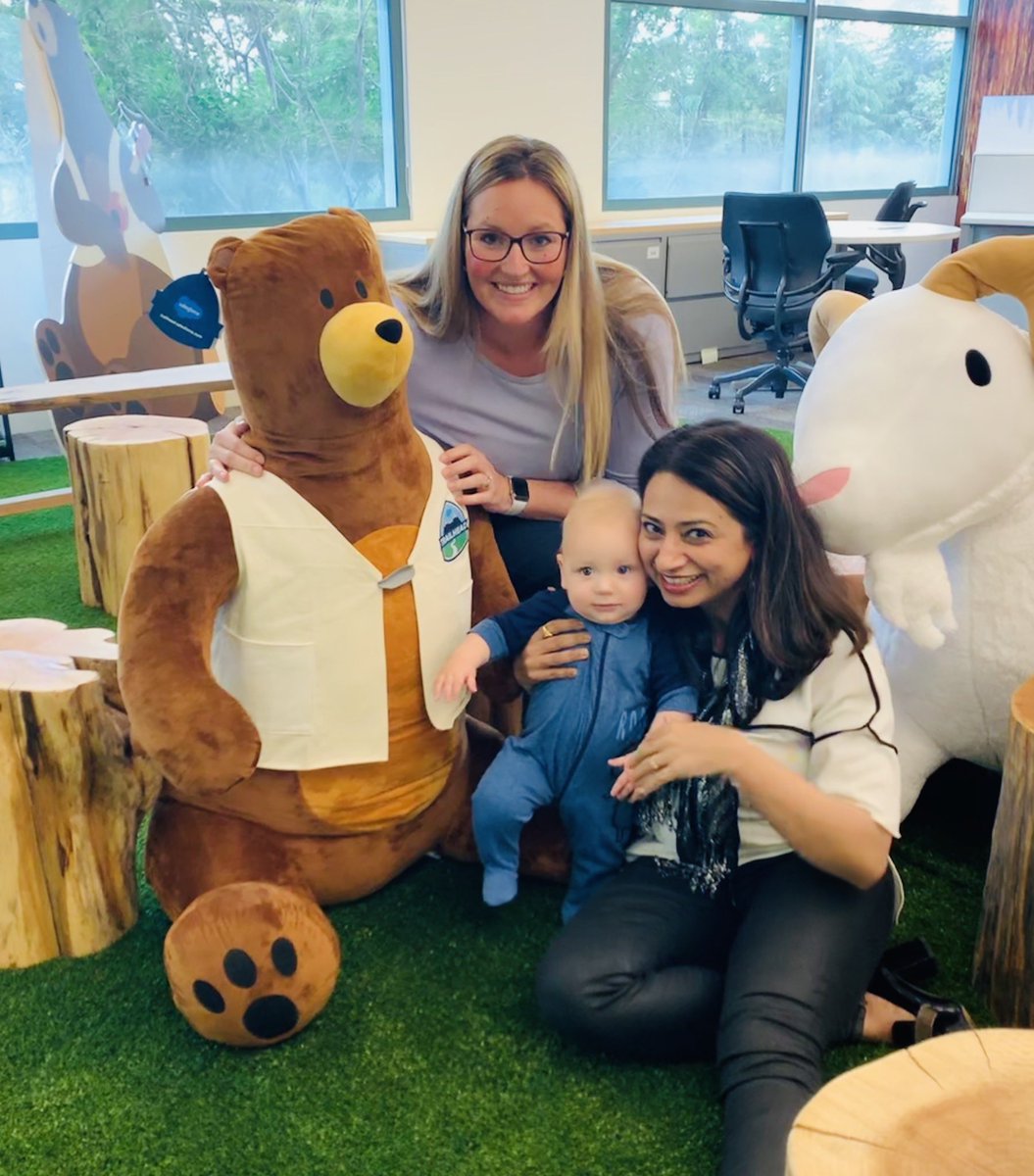 VarshaKanwar's tweet image. Guess who brightened ☀️ a dull &amp;amp; rainy 🌧 day at SJC today ?? ➡️ Our youngest and most adorable #CiscoCX Portfolio and Product Development intern, Baby Andy 👶🏼🥰! Future #Cisconian and #GlobalProblemSolver 😎🤩 just like his superstar mum Megan #WeAreCisco #LoveWhereYouWork