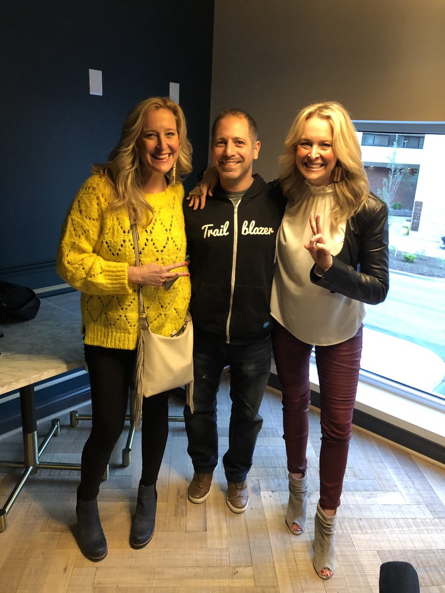 So awesome to meet <a href="/JustPopInOnline/">Just Pop In!</a> founders Mandy and Carly. What great spirits!

#PopcornIsLife