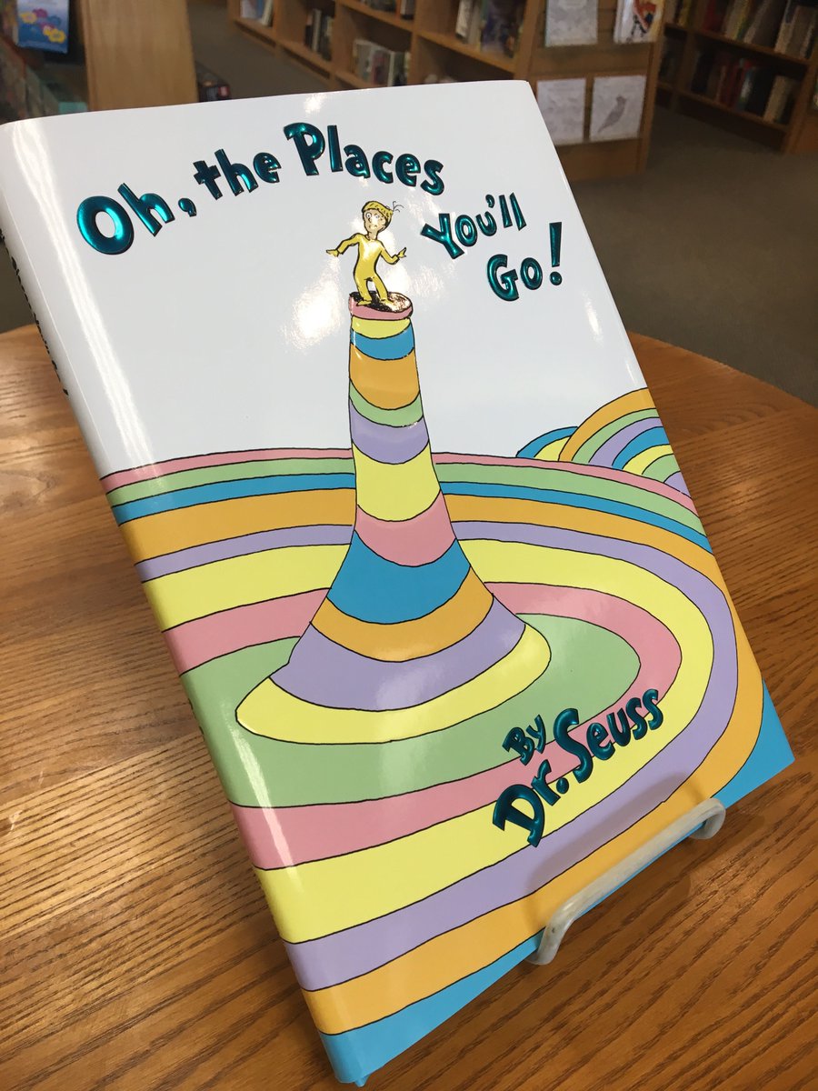 BooksQuincy's tweet photo. #YesWeHaveThat
#OhthePlacesYoullGo
#DrSeuss

#amreading #graduation #QuincyBooks #Quincy #Hannibal #Books https://t.co/MA53ihCynE