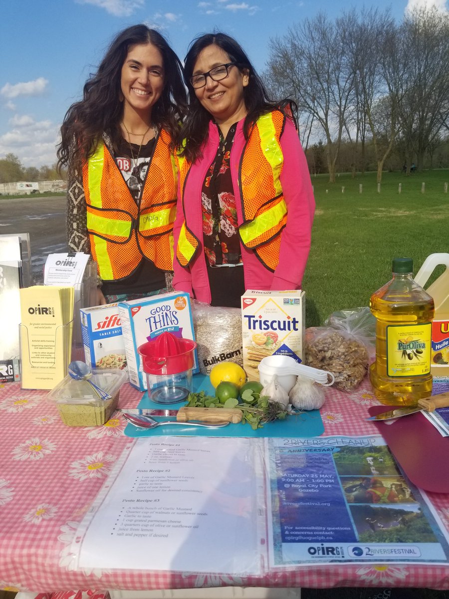 2RiversFestival's tweet photo. A BIG thanks to @opirgguelph for hosting the "Garlic Mustard Pull &amp; Pesto Workshop" this evening at York Road Park.

And another BIG THANKS to everyone who attended and helped pull garlic mustard to allow for more pollinator habitat to grow! #2RiversPhoto https://t.co/ziGI097WXH