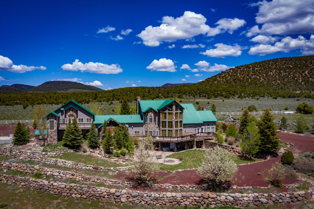 leewebb's tweet image. Photoshoot Complete 395 N Grass Valley Rd Pine Valley UT 84781  #realestate #architecture #photography #Nikon #burnettgroup #pinevalley #leewebb #utah #dji #Mavic2Pro