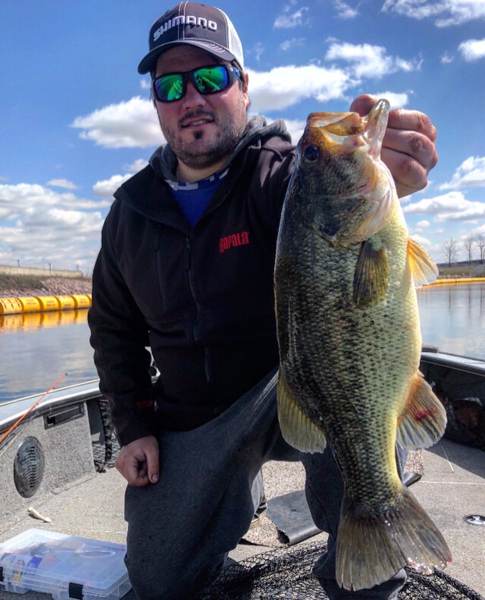 My first time fishing for largemouth was a success! Had a blast trying something out of my comfort zone and am looking forward to doing it again. @GloProLures <a href="/KamookiLures/">Kamooki Lures</a> <a href="/aquavu/">Aqua-Vu</a> <a href="/amphibiaeyegear/">Amphibia Eyegear</a> #SaskatchewanBass #largemouth #newspecies #bassin