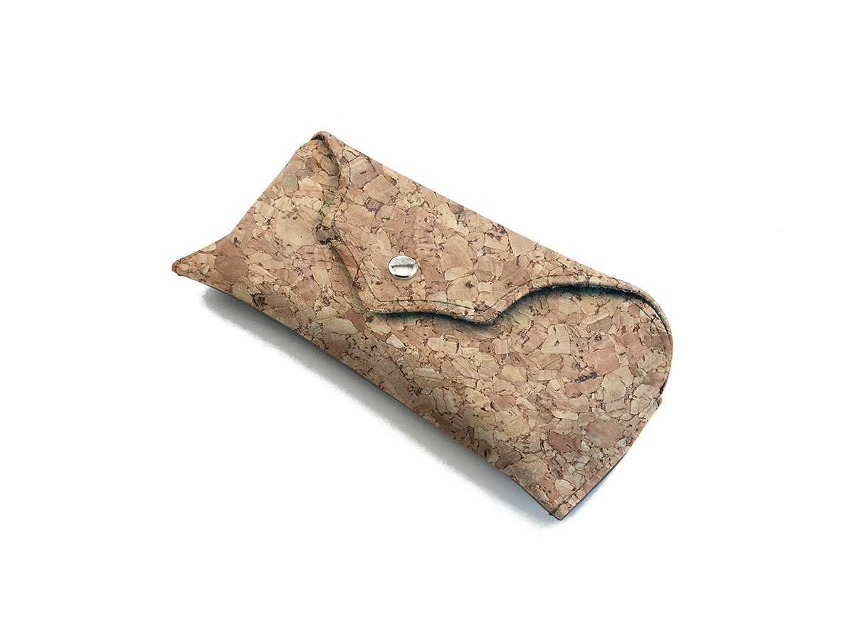 FocusPacking's tweet photo. Cork leather eyewear case collection by FOCUS PACKAGING.

#eyewear #eyeweardesign #leathergoods #leathercase #leatherdesign #case #eyewearcase #handmade #crafts #glasses #sunglasses #glassescase #sunglassescase #corkfabric #corkleather #眼鏡ケース #めがねケース #サングラスケース https://t.co/sTGoPxAvtx