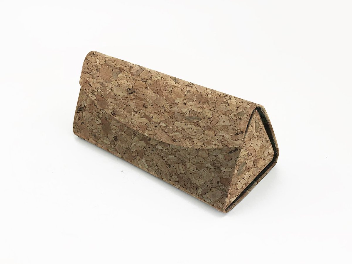 FocusPacking's tweet photo. Cork leather eyewear case collection by FOCUS PACKAGING.

#eyewear #eyeweardesign #leathergoods #leathercase #leatherdesign #case #eyewearcase #handmade #crafts #glasses #sunglasses #glassescase #sunglassescase #corkfabric #corkleather #眼鏡ケース #めがねケース #サングラスケース https://t.co/sTGoPxAvtx
