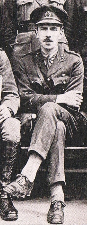 DavidUnderdown9's tweet image. Edward Maurice Atkins (11 July 1890 - 16 September 1964). Conductor of the 1919 officers&apos; peals. Badly wounded January 1916 by a sniper (near Hooge, Belgium). halfmuffled.wordpress.com/2019/05/16/edw…