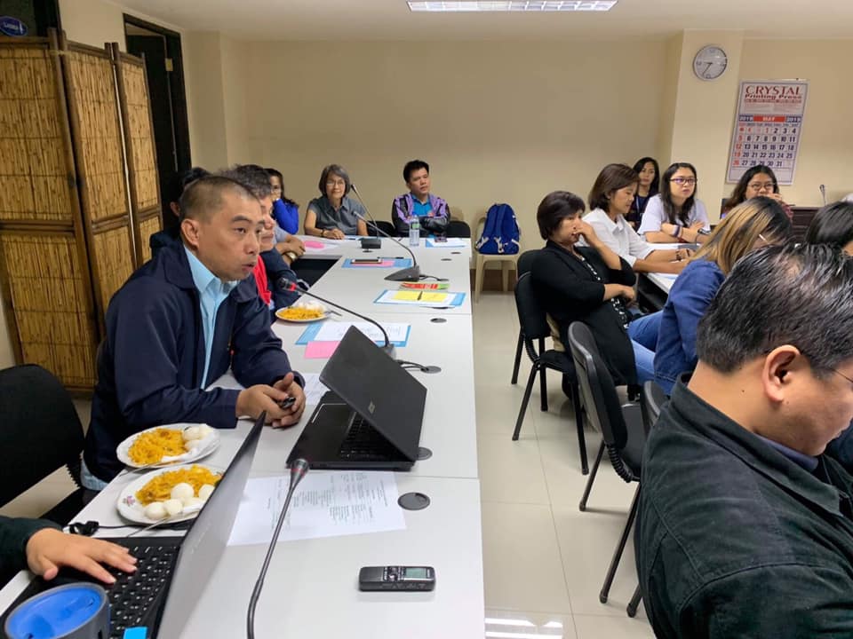 PIA_Cordillera's tweet image. Regional officials of DTI, TESDA, and the Cooperative Development Authority meet for a day-long trainers’ training and workshop on #ValueChainAnalysis to strengthen the capacity of MSMEs to improve delivery of services and products to their clients. 

#EmpoweringCommunities