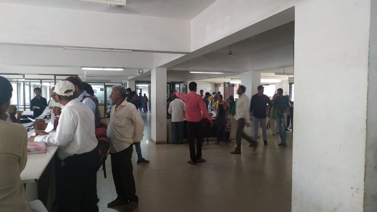 ProSampark's tweet photo. @CollectorGnr @RACGandhinagar 
#gandhinagar Dist.
A Bit More Traffic In Jan Seva Kendra Gandhinagar.
Welcome Now And Take Benefit. https://t.co/RuFbjVGrW1