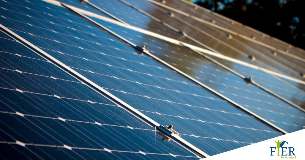 Gisteren was het de werelddag van de zon. De zon levert de aarde ongeveer 2500 maal zoveel energie als we met z’n allen in totaal verbruiken. Zonnepanelen op je dak levert veel voordelen op . Heb jij zonnepanelen op je dak? #werelddagvdzon #zonnepanelen #dakgeluk #fierdakcontrol