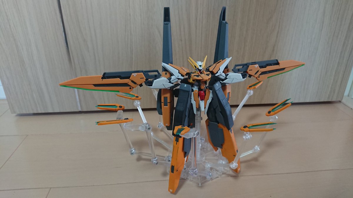 ヌメハロ 織火 Hg 1 144 ガンダムハルート 最終決戦仕様 です 本体は部分塗装 デカール 艶消し マルート頭部はキットのものを改造 脚部ブースター シザービットは気合いでスクラッチしました 色々と雑な点はありますがお許しください ガンプラ