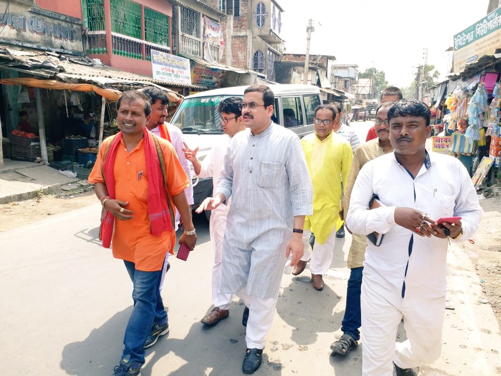 anirbanganguly's tweet photo. Our #WestBengal outreach ended yesterday, at the edge of Sunderbans.Our quest for #Bengal4Modi began in North Bengal & took us all across the state.Thanks to all those who helped,supported, participated & reiterated their faith in @narendramodi's vision
@swapan55 #BengalWithBJP https://t.co/cEZozvRXUi