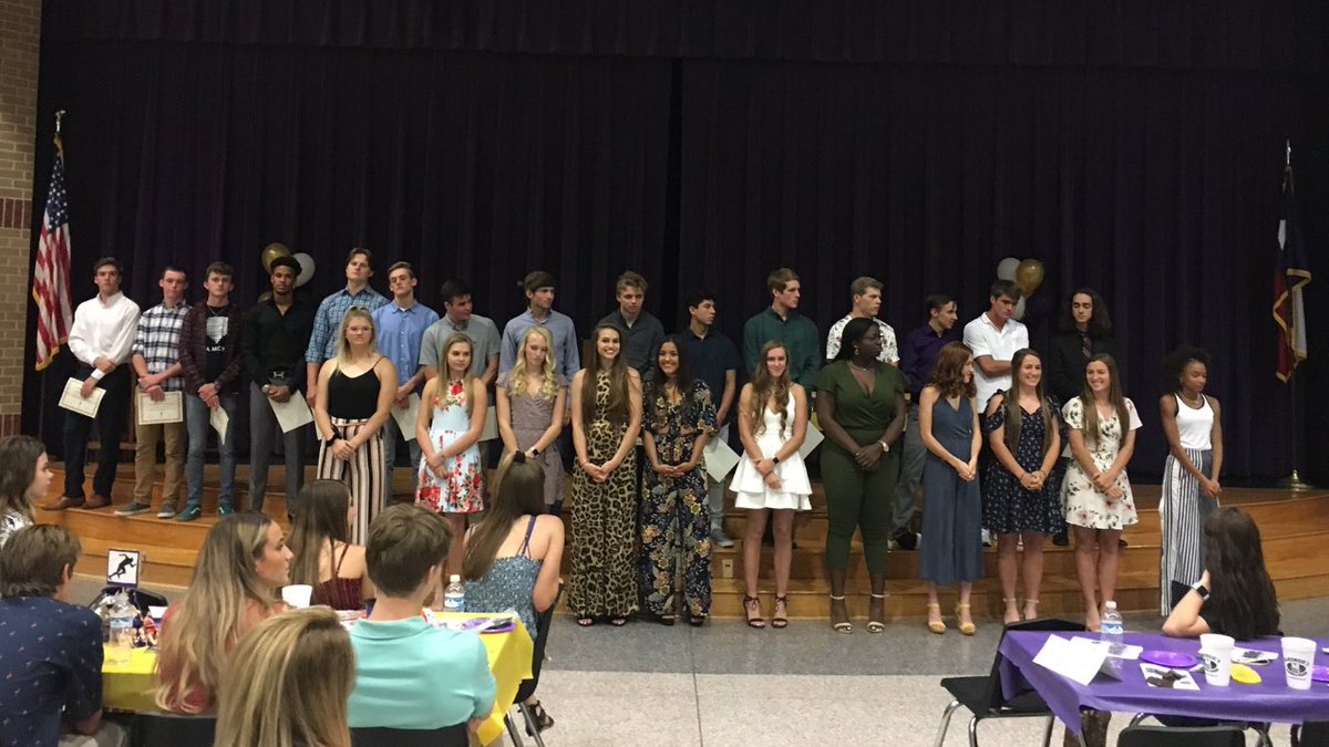 Mont_Track_XC's tweet photo. Banquet season is a wrap!  Good luck to all the Seniors in your future endeavors.  Congrats to @ashleyyydennis on being a Rotary Scholar Athlete finalist! https://t.co/NMcs1TDjW1