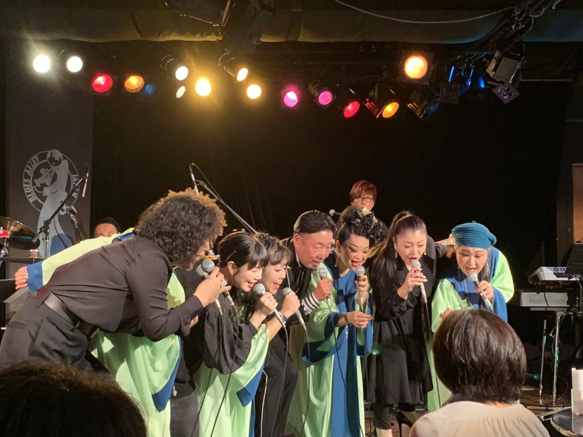 HALzzhang's tweet photo. 大好きな友達と大好きな歌を
大好きな人達の前で歌った。
終わって、27時まで打ち上げで食べて飲んで、帰宅した翌朝、一キロ減(*≧∀≦*)
CocoPenライブを頻繁にやったら、痩せられるかも!!!
いつもいつでも全身全霊~❤️
終わったあとにも歓びが持続。CocoPenいいなぁ~❤️
#cocopen #GospelMusic https://t.co/MsJf6WpCbZ