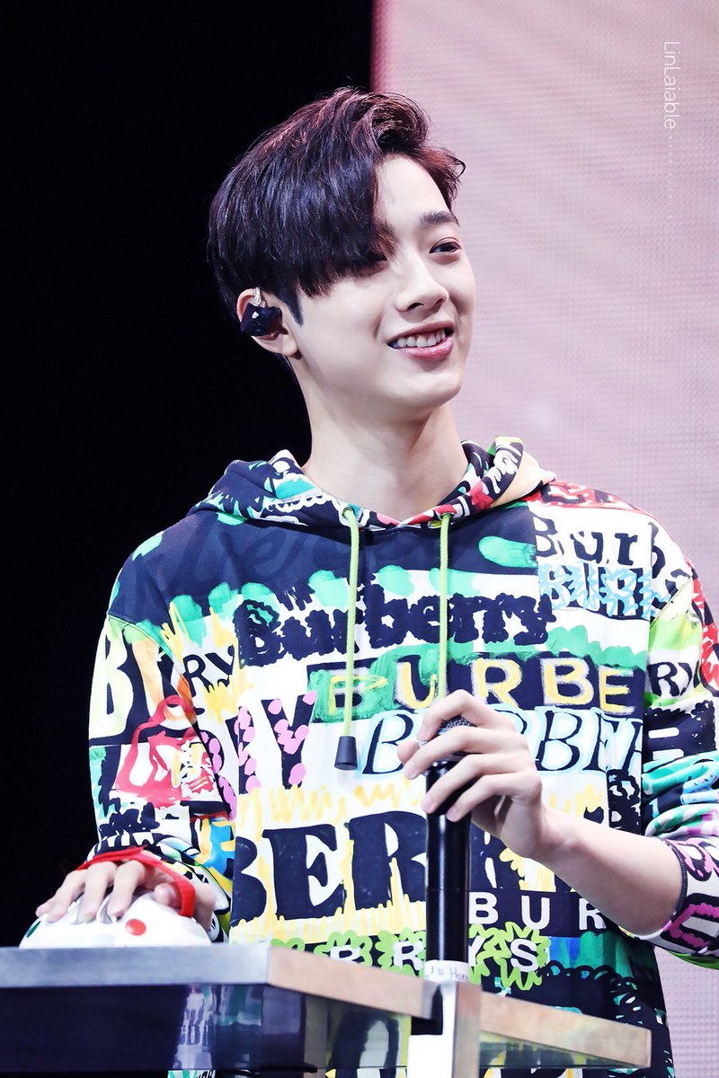 LinLaiable's tweet photo. 거짓말 탐지기 앞에서 가장 여유로운 사람

190511 #라이관린 https://t.co/X0Qu3TmNL8