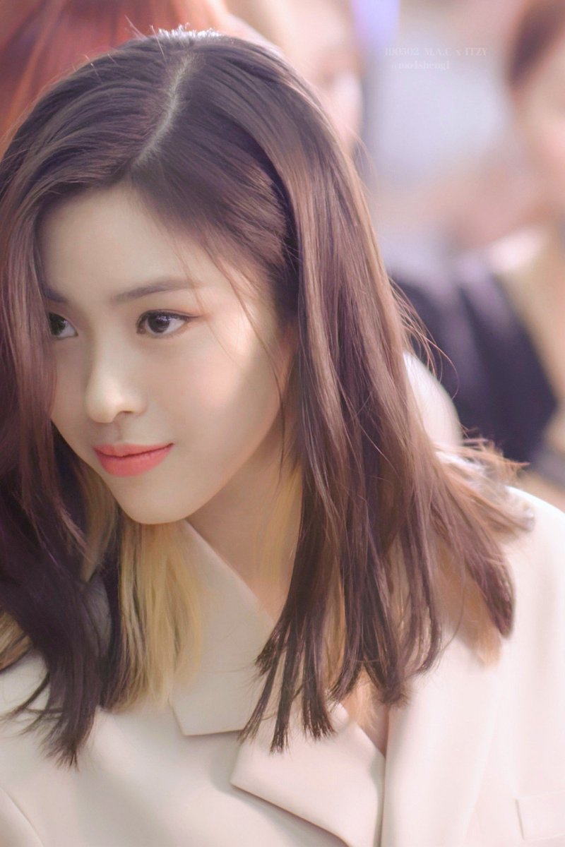 190502 M.A.C x ITZY #リュジン #있지 #ITZY #류진 #RYUJIN