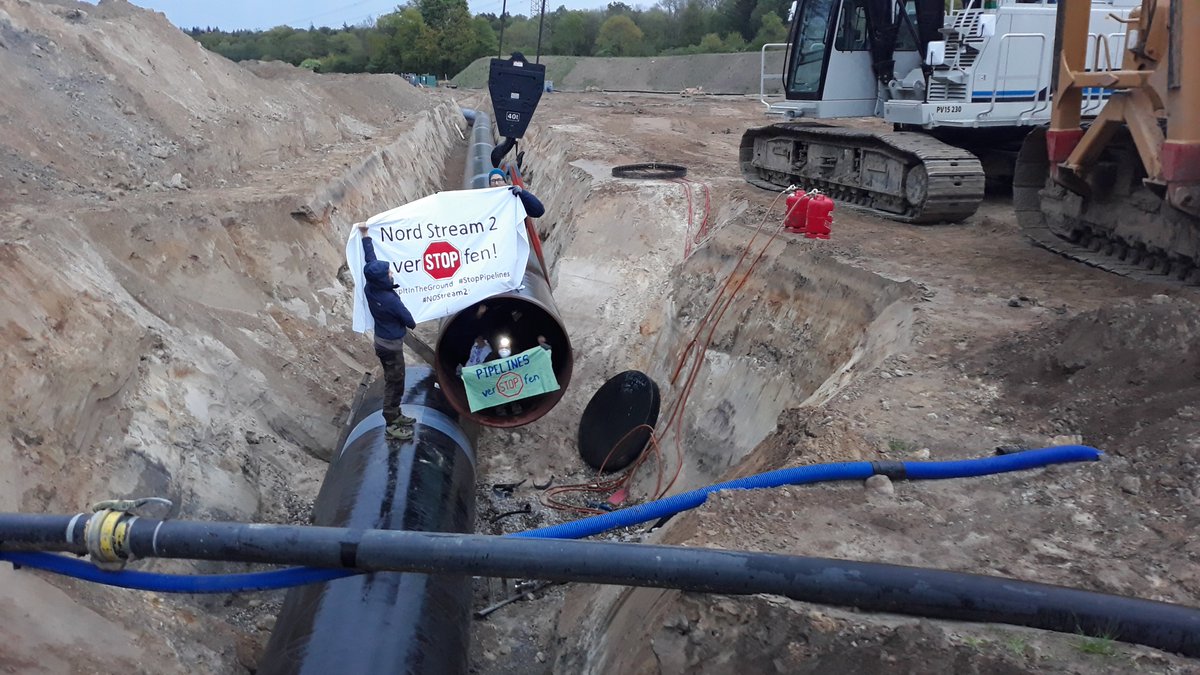 verstopfen's tweet photo. #ClimateJustice #ActNow!
Seit 5 Uhr wird die Baustelle der Erdgas-Pipeline #Nordstream2 blockiert!
Updates unter:
#NOStream2
#StopPipelines
#KeepItInTheGround
#RunterVomGas https://t.co/b6tKEF0JYE