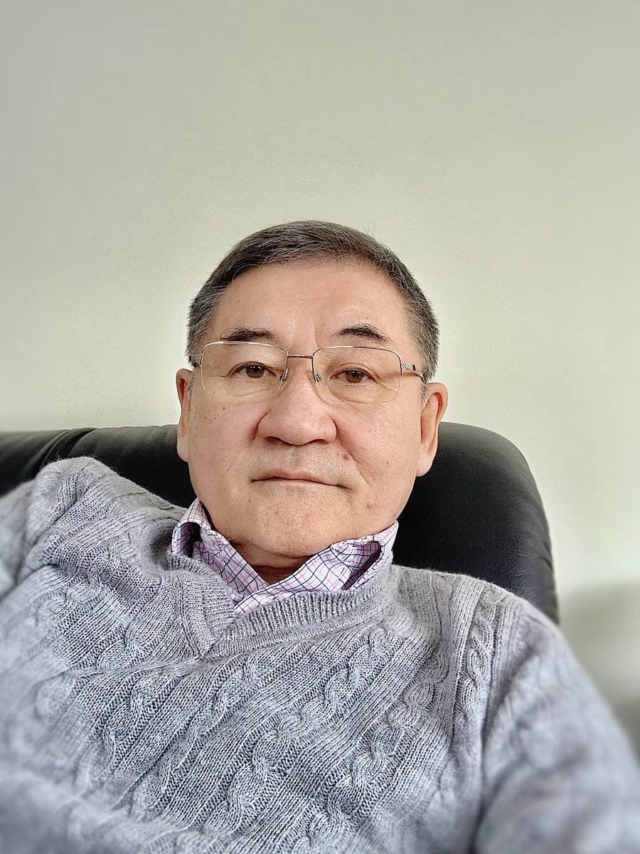 Амьдрал өндөр шатаар өгсч байгаа юм шиг огцом огцом дээшилдэггүй, сэтгэл ч тэгж төлөвшдөггүй..цаг зуурын тийм зүйл болж хөрөнгө нэмэгдсэн ч сэтгэл сийрэгжиж, зовлон нэмэгддэг гэдэг..
Нэг тийм зогсолтгүй, зугуухан..урагшилдаг даа..тэр нь их сайхан..