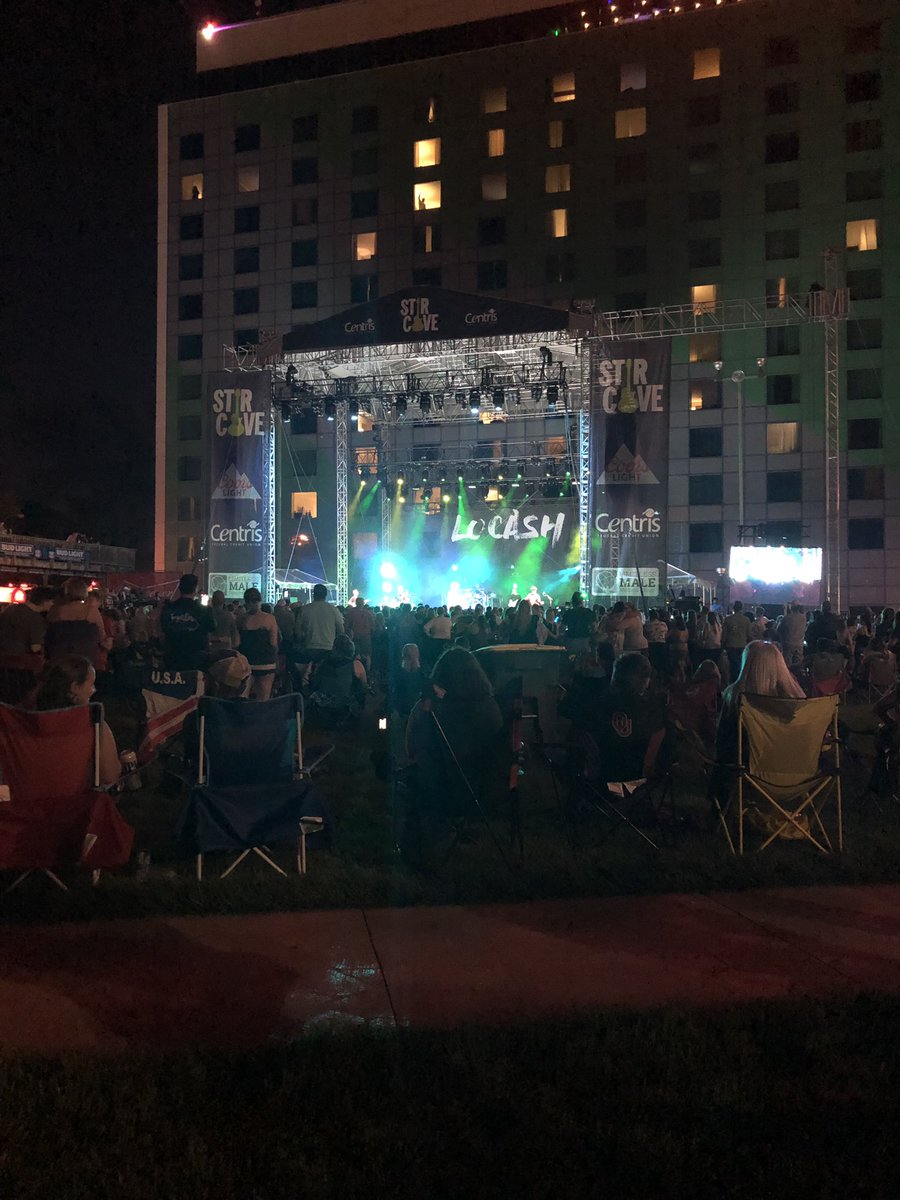 ARobinson_'s tweet photo. Couldn’t have asked for much better weather for tonight’s Farmers Flood Relief Concert featuring @russelled and @LOCASHmusic! #FarmAid #BlueTacoma #FeelsLikeAParty https://t.co/IoJGDFfLLj