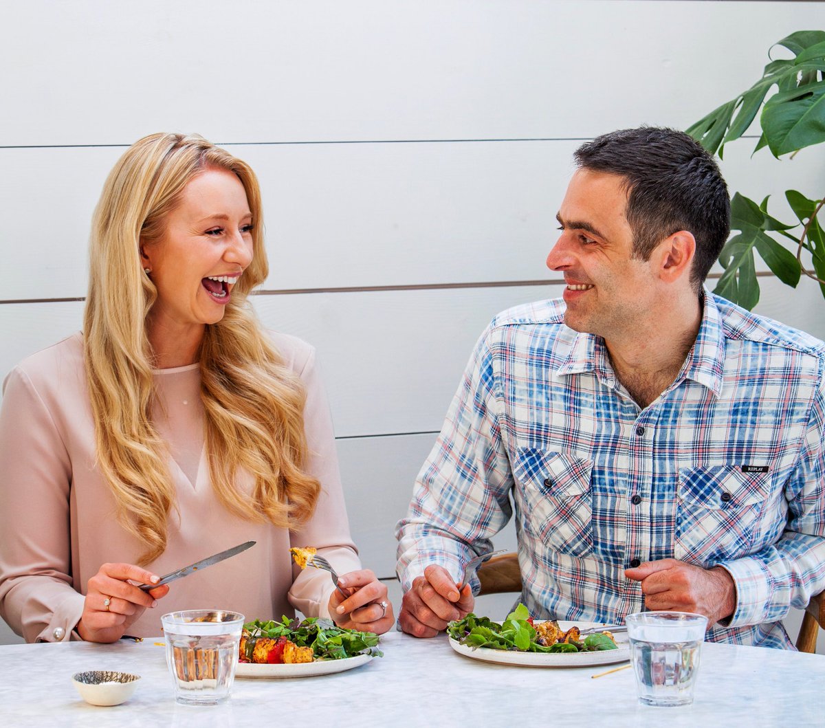 Rhitrition's tweet image. I'm so proud to share @RonnieO147 and I’s book is out today! 🙌🏻 Top Of Your Game: Eating For Mind &amp;amp; Body with is all about showing you how to eat, think, and work your way to being your very best - and staying there! amazon.co.uk/Top-Your-Game-…