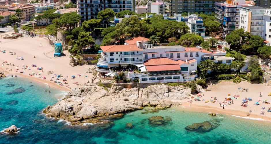 кальпе испания. экскурсионный туризм в испании. тосса де мар испания туристы сосны обрыв. кастель-пладжа-де-аро. тосса де мар испания.