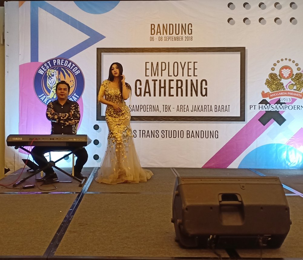 Sewa orgen tunggal di Bandung , murah dan lengkap , 16 Mei 2019 weddingsingerbest.wordpress.com/2019/05/16/sew…