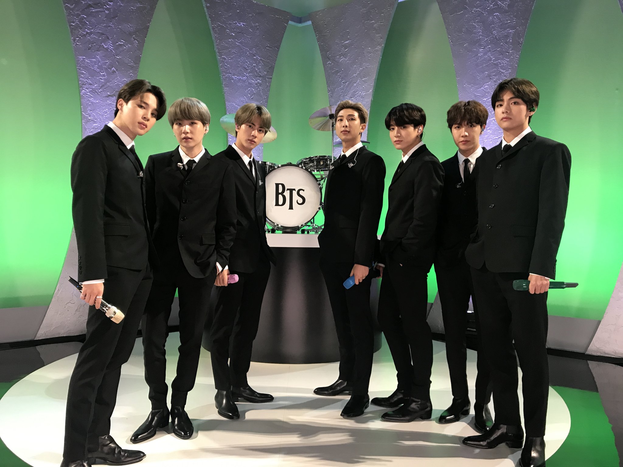 Bts Official 오늘의방탄 Bts The Late Show With Stephen Colbert Colbertlateshow Btsonlssc T Co Tlmq0k1mfa Twitter