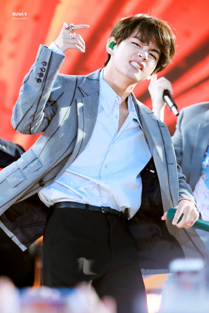 _nuna_V's tweet photo. [HQ] 190515 🔥🔥
#이삐사진전 #태형 #Taehyung #BTSV #방탄소년단뷔 
@BTS_twt https://t.co/Yf7SGP8Nis