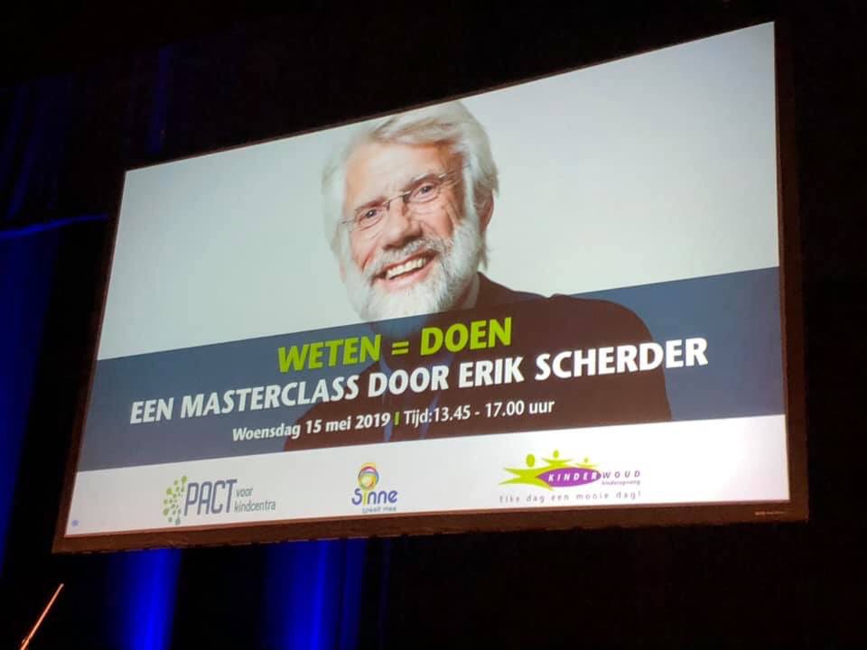 Gisteren een inspirerende en leerzame middag mogen beleven samen met het onderwijs en gemeentes. We zijn meegenomen door Erik Scherder in de breinontwikkeling. Organisatie in handen van @kinderwoud @sinnekov en pact voor kindercentra. #bewegen #leren