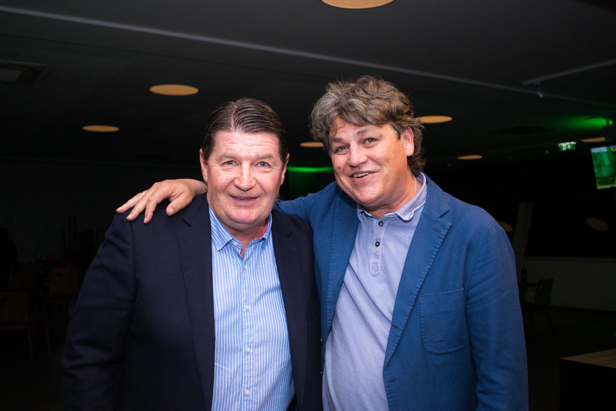 pk2604's tweet image. Für manche - gelt, @docboone71 - die einzig wahre Nummer 7, für mich auch und plaudern konnten wir danach auch noch! #Stumpf #120JahreSKRapid - tv.skrapid.at/detail/video/8…