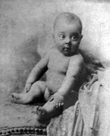 BusterKeatonSoc's tweet photo. #ThrowbackThursday You can’t go much farther back than this! Look at that chunky #BabaBuster; then it was rolls of baby fat rather than rolls across the stage but it wouldn’t be so long before he took to the act, reputedly crawling onto stage to join his parents before he was two https://t.co/YlgAy8VHX4