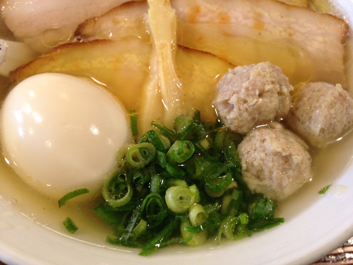 iwao_kanazawa's tweet photo. らあめん 元
特製塩らあめん ¥1000
#ラーメン #らーめん #中華ソバ #中華そば #らあめん元 #塩らあめん #特製塩らあめん #無化調 #無化調ラーメン #東京 #蓮根 #ramen #nomsg #tokyo #hasune https://t.co/FbSmgnxIwI