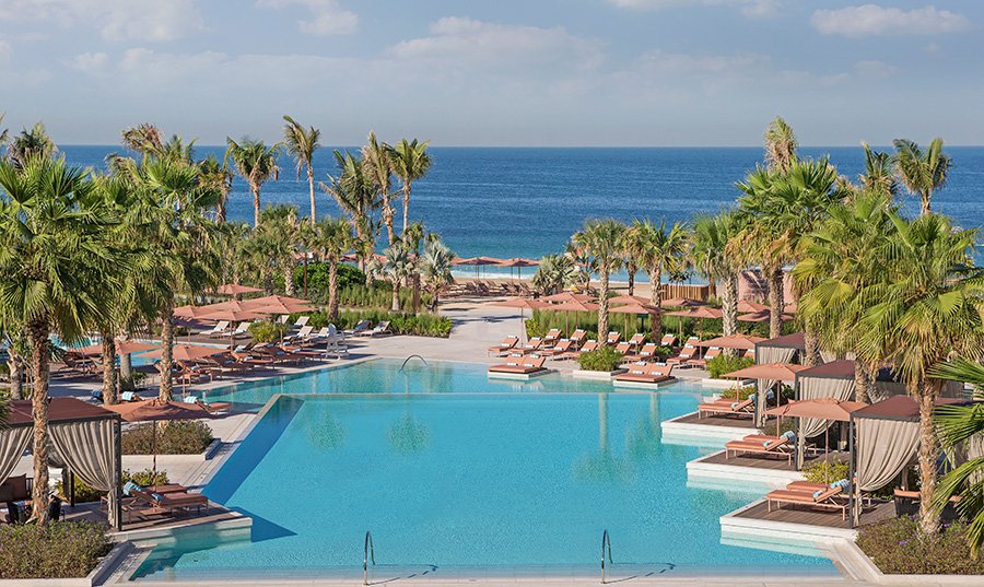 Been to #CaesarsPalaceBluewatersDubai yet? Book your #daypass for AED50 on myco.ae to cool off by the resort's private #beach and #pool.