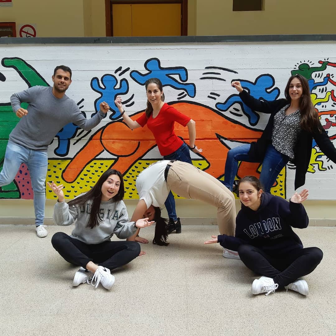CDPStaMAngeles's tweet photo. Nos encontramos en el ecuador del encuentro de #WithTeenEyes en #Rutigliano.
Hoy han terminado de grabar🎬 y han empezado la fase de postproducción👩‍💻👨🏻‍💻...

¡Estamos deseando ver el resultado final! https://t.co/PEsVsIICZZ https://t.co/iz6JIDpBe1