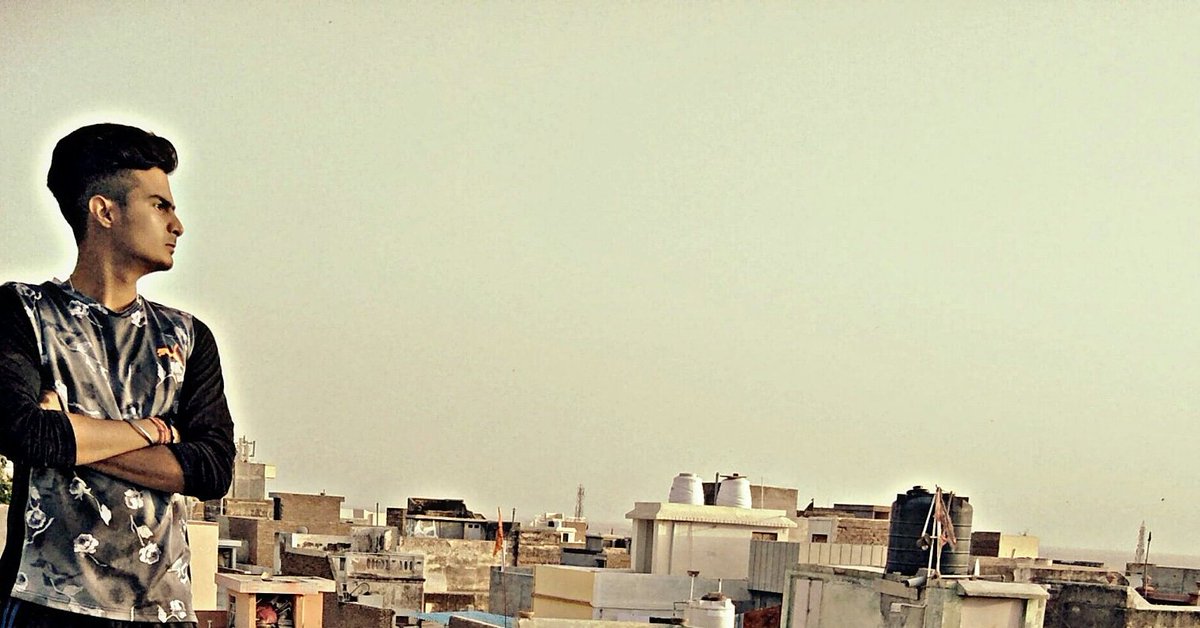 Misterknj's tweet photo. इस जग में जितने ज़ुल्म नहीं, उतने सहने की ताकत है ….
तानों  के भी शोर में रहकर सच कहने की आदत है ।। 🤘 https://t.co/6GlZ6s0DJv