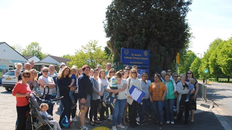 AbasingstokeFos's tweet photo. Help support in saving our school by signing our online petition
https://t.co/UkNczC3Vk0
Please share and retweet @BasGazette @BasingstokeUK @BasingstokeNews @basingstoke #Basingstoke #basingstoketogether #SaveOurSchool https://t.co/It5kxT9VxX
