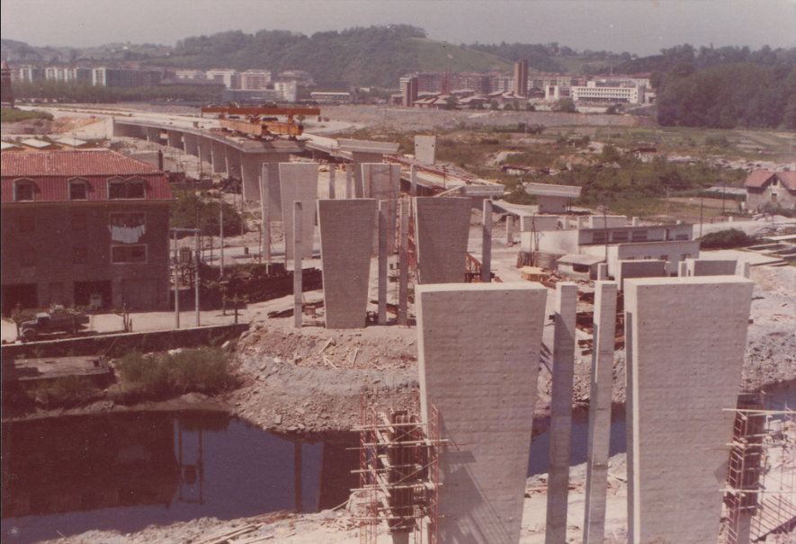 olatzlib's tweet photo. @Nerea_lr @victor_aspe @ImpactHubDSS Auzoko memoria arkitektonikoa osatu nahi?
Tráenos fotos del barrio de #Amara a la biblioteca de  #ErnestLluchKE
#Gogoratzen? #¿Recuerdas? #Argazkizaharrak #FotosConHistoria
Bilduma / Colección #AmaraunaB 👉https://t.co/j5qJV4V2Rs
@DK_Liburutegiak @AAVVAmaraBerri @abgurasoak https://t.co/lZPYx349Kf