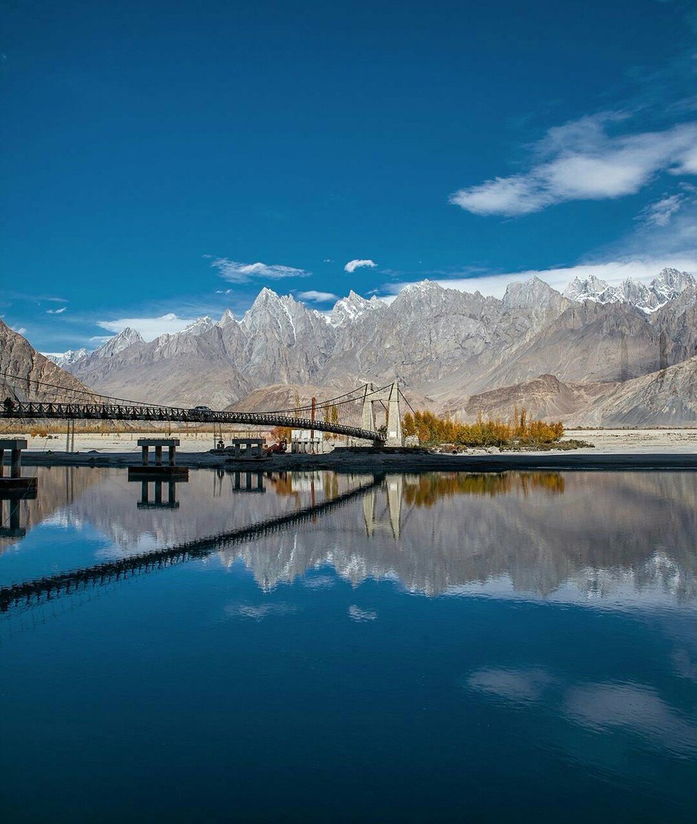 wasimkhatrii's tweet image. This is Pakistan too  😍

#Shyok  #river  #khaplu  #GilgitBaltistan   #Pakistan
#BeautifulPakistan  #Tourism 
#ShiningPakistan  #Travel  
#visitpakistan  #PakistanZindabad 
@ihameed123 
@TehreemChoudhry 
@PicsSilkRoad