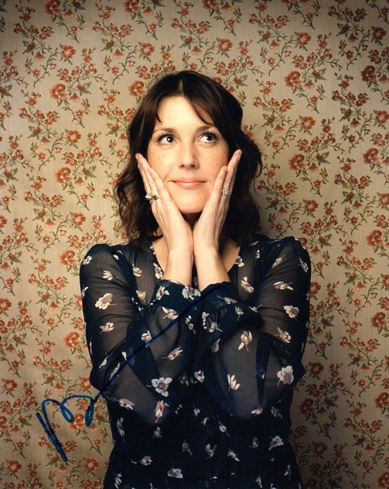 Happy Birthday, Melanie Lynskey!   