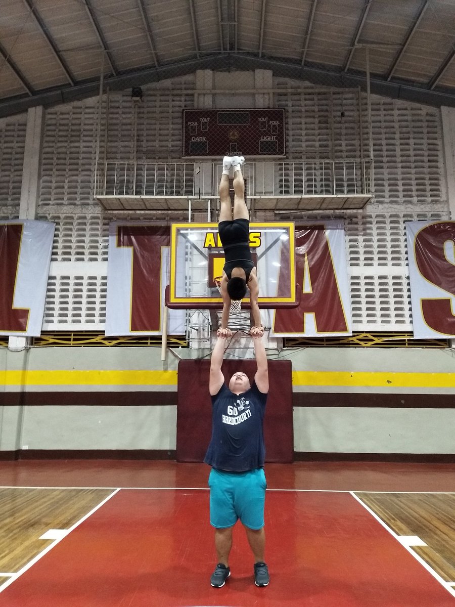 nolramcheer's tweet photo. After a long period of time, kaya pa pala 😊
#handstandtoextend
#cheerthing
#cheerleading https://t.co/lgshLN8SLj