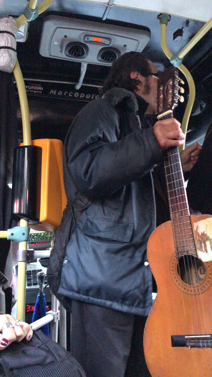 Volver a madrugar y que se suba este tipo al bondi. ALGO MÁS DIOS!? QUE TE HICE!!!???