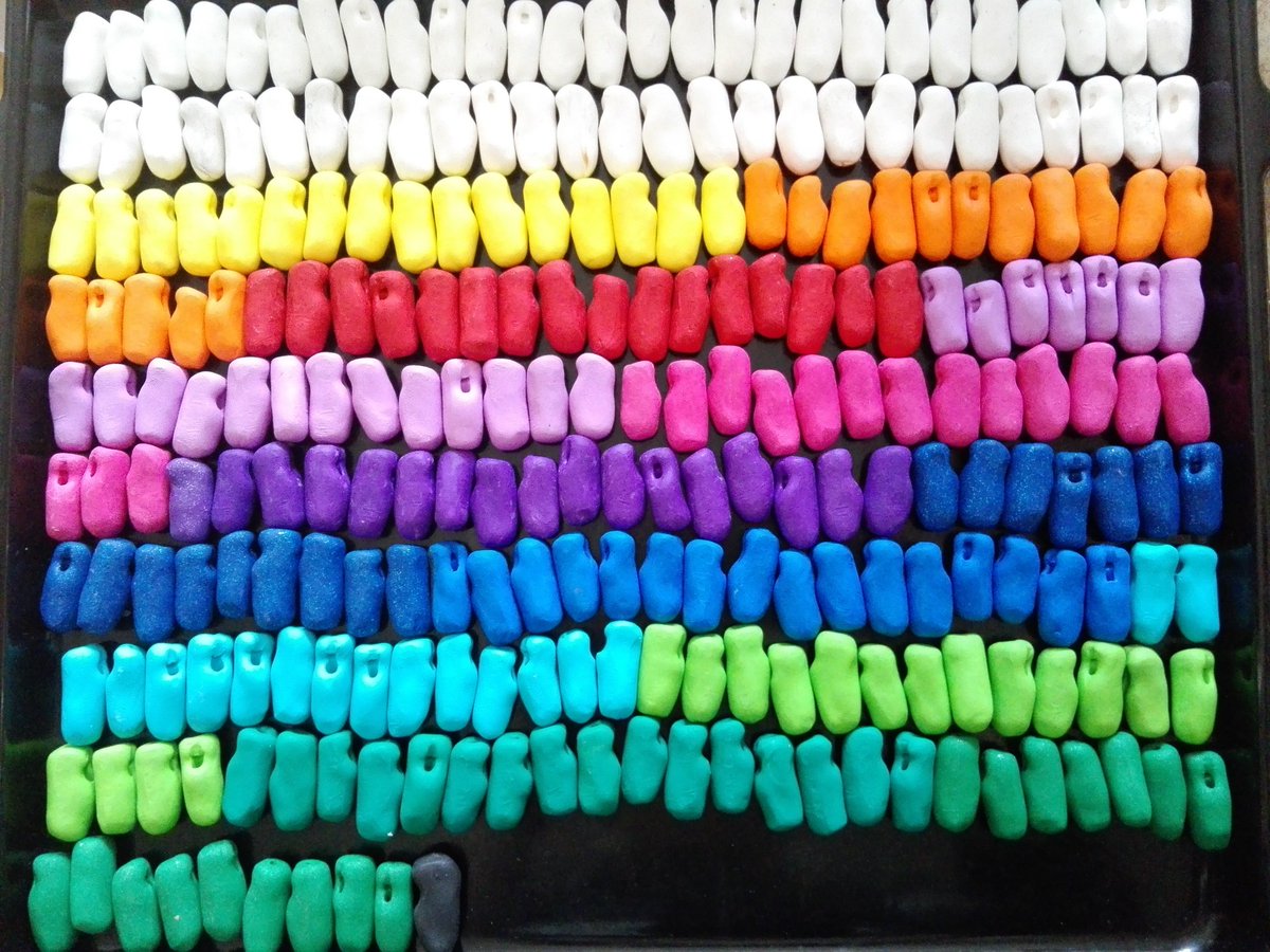 Museo_Musica's tweet photo. #RainbowMW #MuseumWeek #MuseumWeek2019
Infornata di fischietti in fimo per i laboratori ❤️ https://t.co/wbUIsrVxqn
